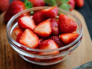 Ensalada con queso feta, sandía y fresas: más allá de la ensalada griega