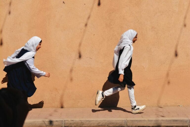 Vestimenta en Omán: guía completa para viajeros y viajeras