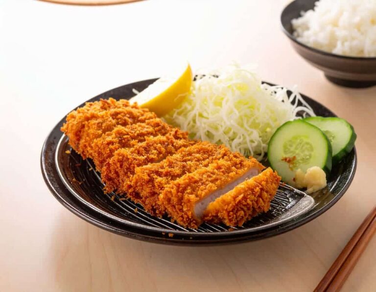 Tonkatsu: El secreto del cerdo empanado japonés que no es milanesa pero la rompe