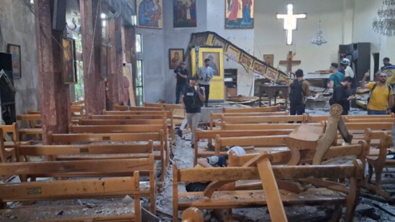 Un atentado en una iglesia en Damasco deja 25 muertos y más de 60 heridos