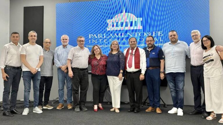 Un renovado Parlamento & Fe da sus primeros pasos en Madrid