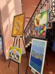 “El arte detrás de todo”: muestra colectiva en El Cabildo