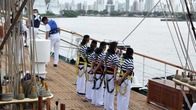 Recife dio una cálida bienvenida a la fragata ARA “Libertad”