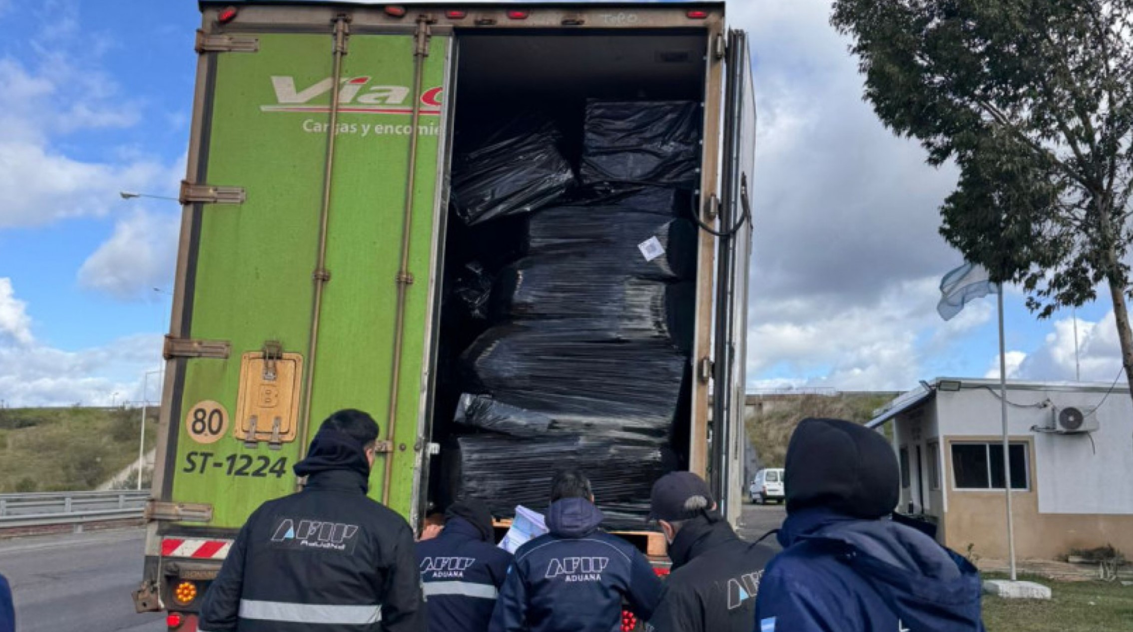 La Aduana descativó una maniobra de mas de 20.000 celulares por un valor que supera los USD 2,2 millones