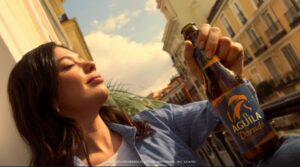 Al aire libre y con buena compañía, momento perfecto para disfrutar de una cerveza