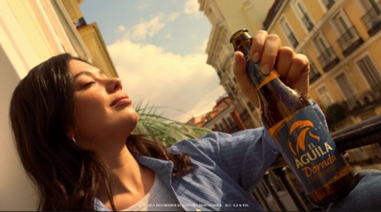 Al aire libre y con buena compañía, momento perfecto para disfrutar de una cerveza