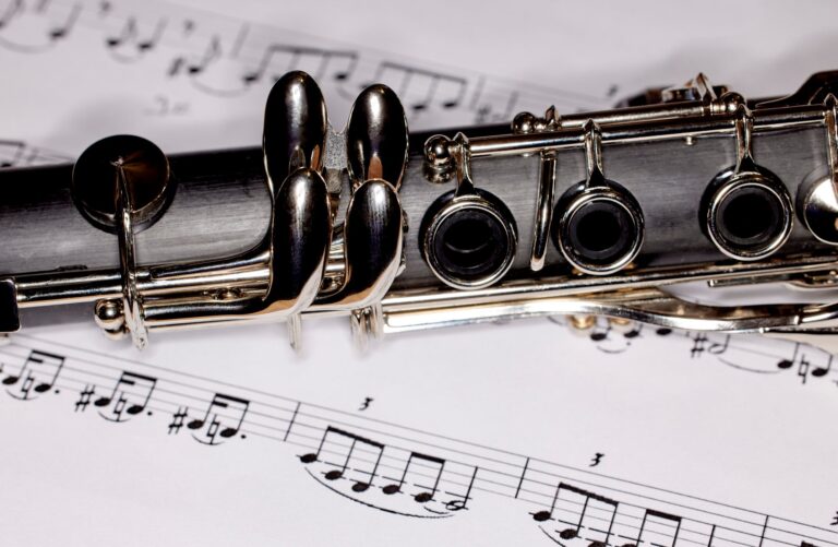 Por qué la madera negra africana es un tesoro biológico y la más cara del mundo