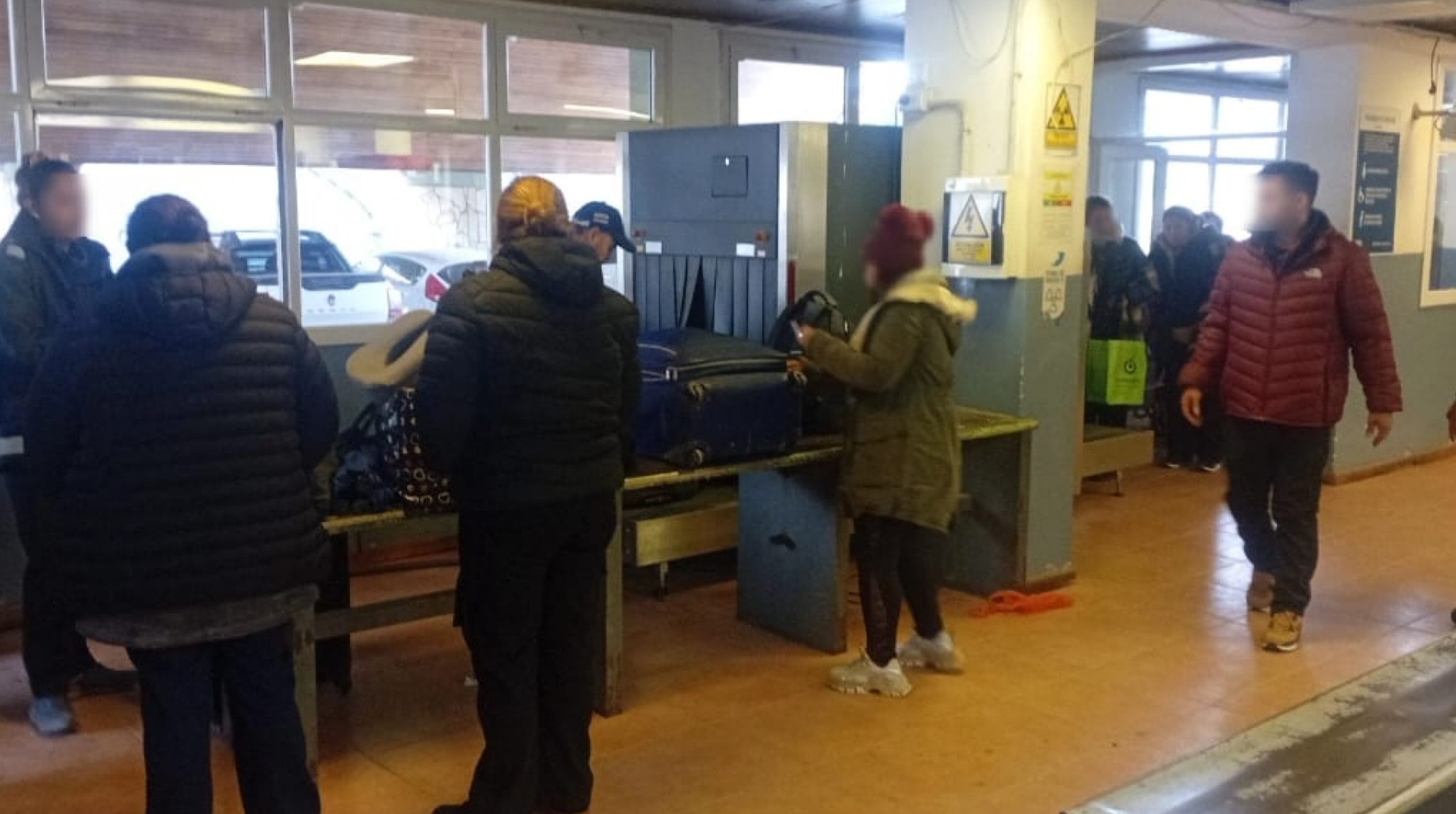 Neuquén: Asisten a un grupo de argentinos que estaban varados en la República de Chile en medio de las adversidades climáticas Neuquén: Asisten a un grupo de argentinos que estaban varados en la República de Chile en medio de las adversidades climáticas