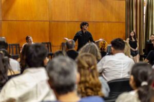 El Teatro Municipal abrirá sus puertas con personajes que cuentan su historia
