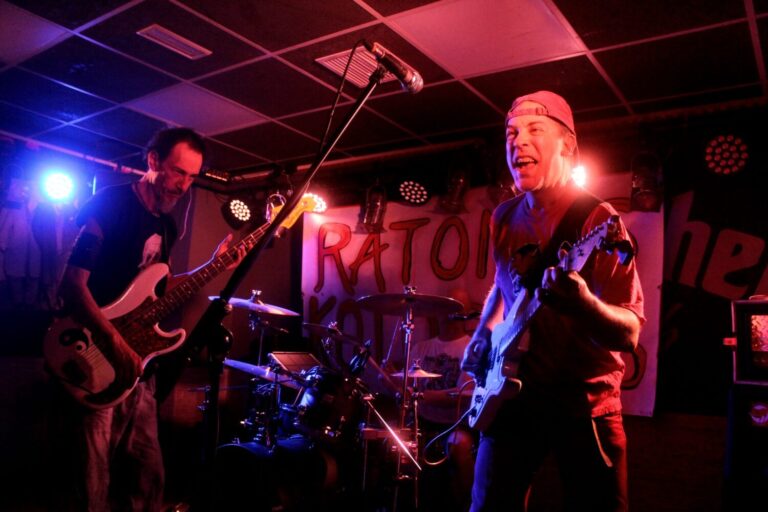 Ratones Koloraos hacen temblar la sala con un concierto que confirma su mejor momento