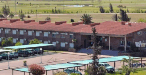 Hotel del Arapey cambia de rumbo /Junta Departamental aprueba concesión por 25 años en histórica sesión final