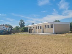 ¿Ir a otra escuela? Alumnos que dan clases a la intemperie no tienen otra opción cerca