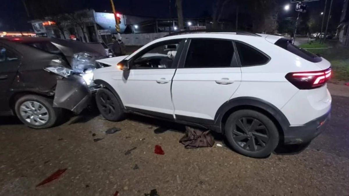 Mar del Plata: robó dos autos, chocó otro, atropelló a un ciclista y escapó