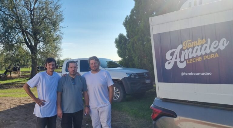 Una segunda oportunidad dentro de la lechería: En Tambo Amadeo, que fundó su abuelo y siguió su padre, Mariano Zurvera se puso a pasteurizar la leche y la distribuye a heladerías y panaderías de toda la región