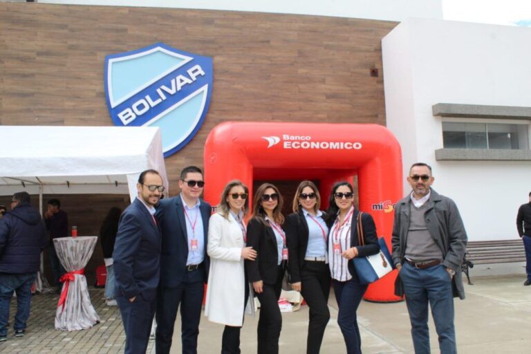 Banco Económico y Club Bolívar firman alianza para fortalecer el deporte nacional