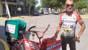 ¿Varado en Necochea?: la increíble historia de un ciclista que unió La Quiaca con Ushuaia y desde allí viajaba a Colombia