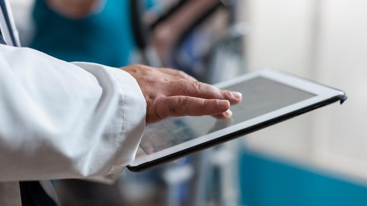 Pantallas, ondas y estrés: así está afectando la tecnología a tu salud (o no)