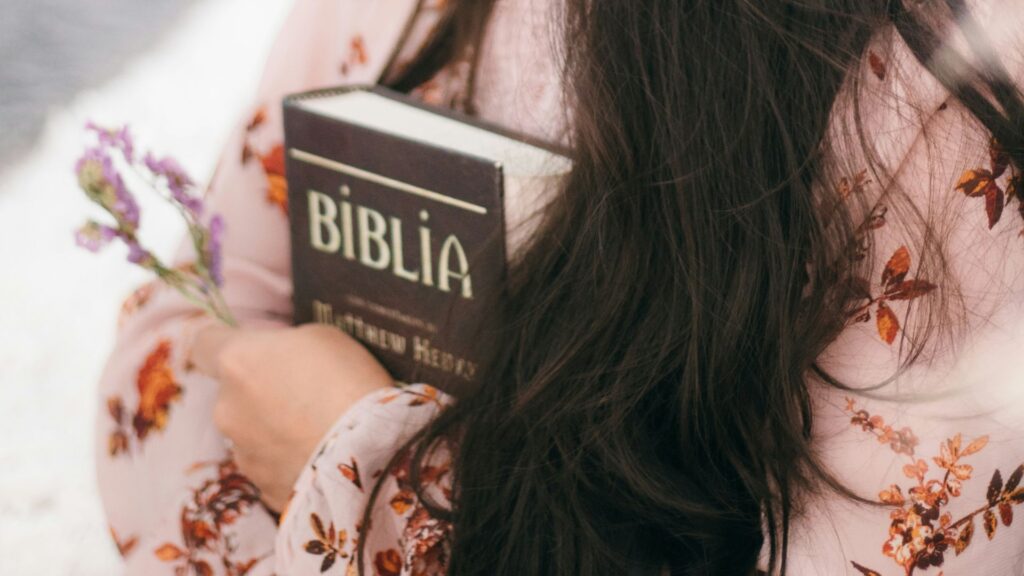 Descubre cómo Jesús reafirmó el valor de la mujer