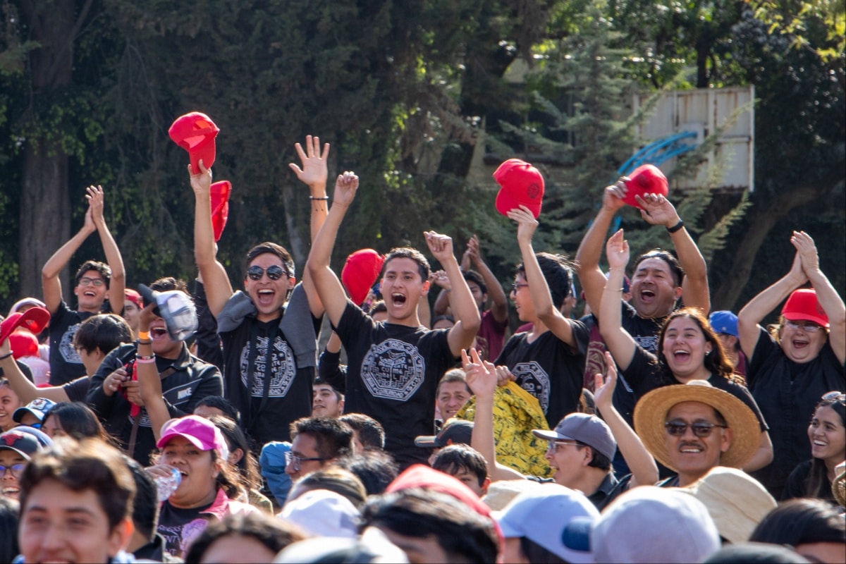 Queridos jóvenes: no están solos, la Iglesia camina con ustedes
