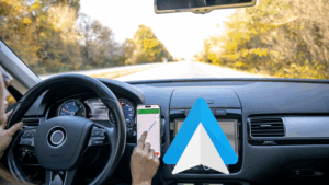 Google no da tregua y despliega Android Auto 14.6 con estas novedades