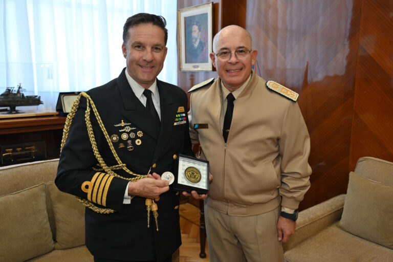 El Prefecto Nacional recibió al Agregado de Defensa de Uruguay