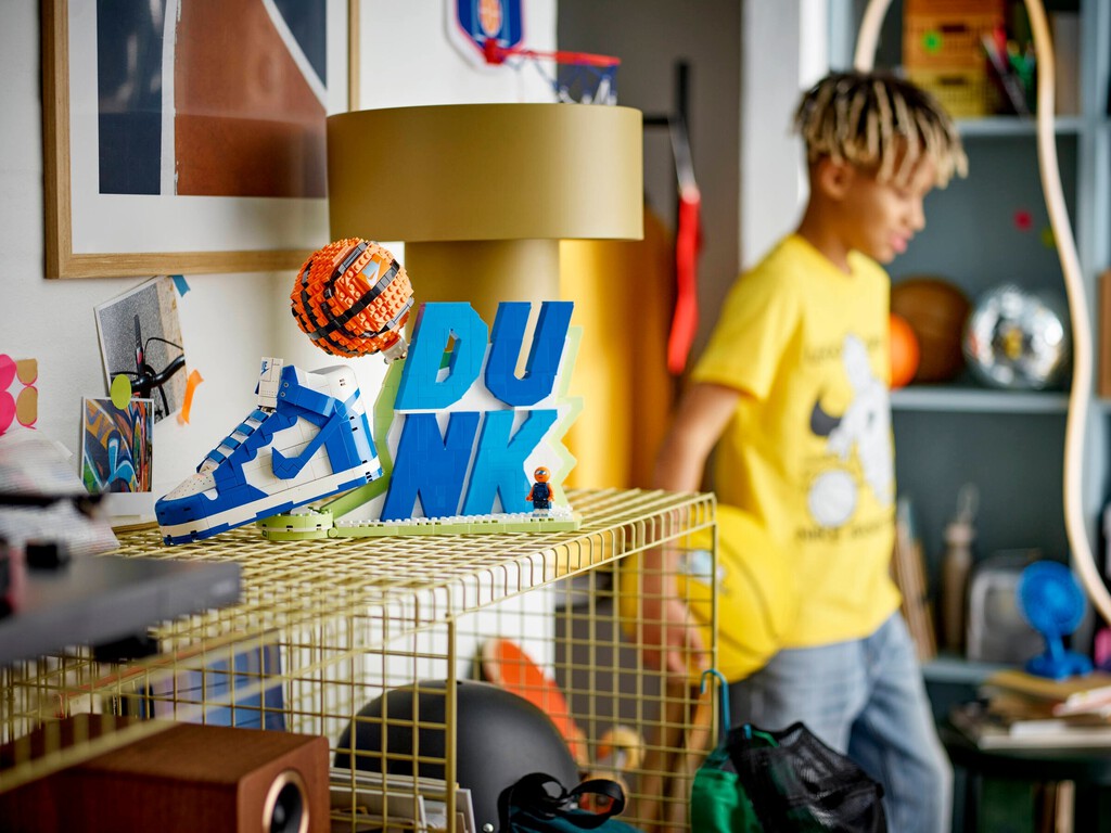 Las últimas colaboraciones de LEGO® son una bomba: Nike, One Piece o Los Simpson están entre ellas