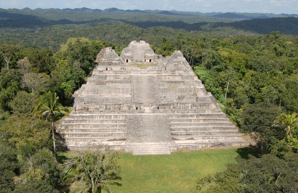 Los arqueólogos creían conocer la historia de los mayas. Hasta que encontraron la tumba del primer rey de Caracol