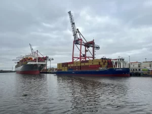 Puerto de Dock Sud recibió al buque “Don Toyo”, el mayor portacontenedores de la hidrovía