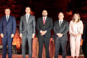 LA MISIÓN JESUÍTICA DE TRINIDAD BRILLÓ CON EL ENCENDIDO DEL FUEGO PANAMERICANO