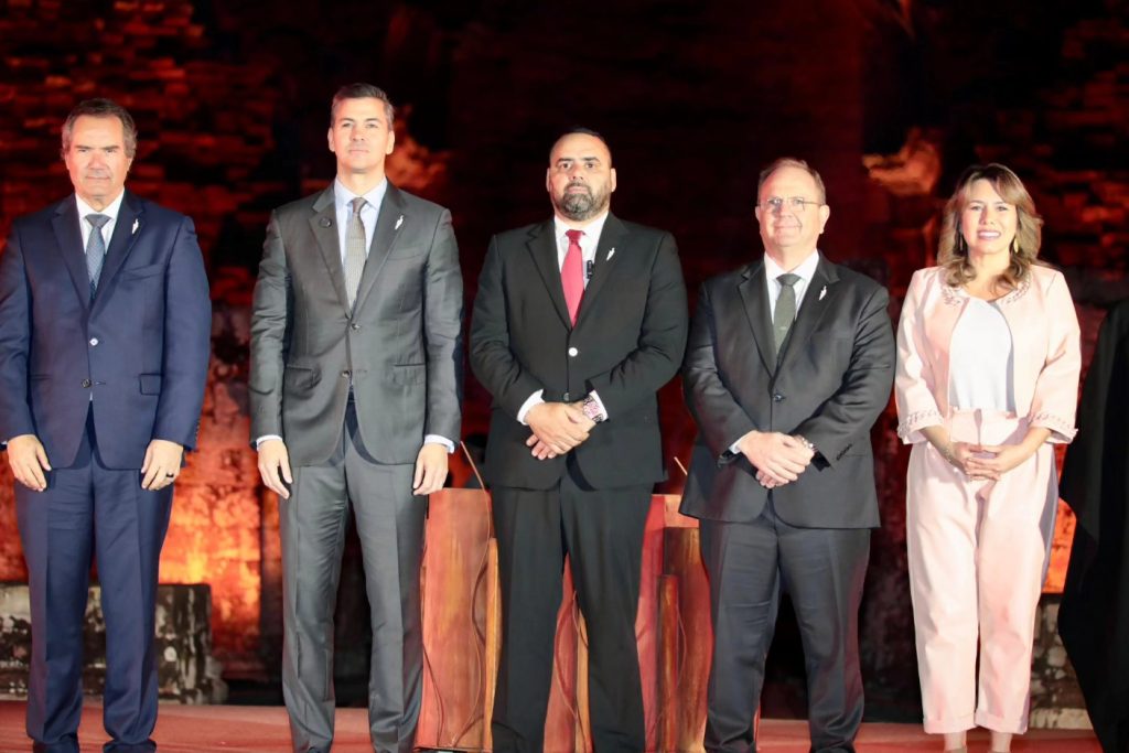 LA MISIÓN JESUÍTICA DE TRINIDAD BRILLÓ CON EL ENCENDIDO DEL FUEGO PANAMERICANO LA MISIÓN JESUÍTICA DE TRINIDAD BRILLÓ CON EL ENCENDIDO DEL FUEGO PANAMERICANO