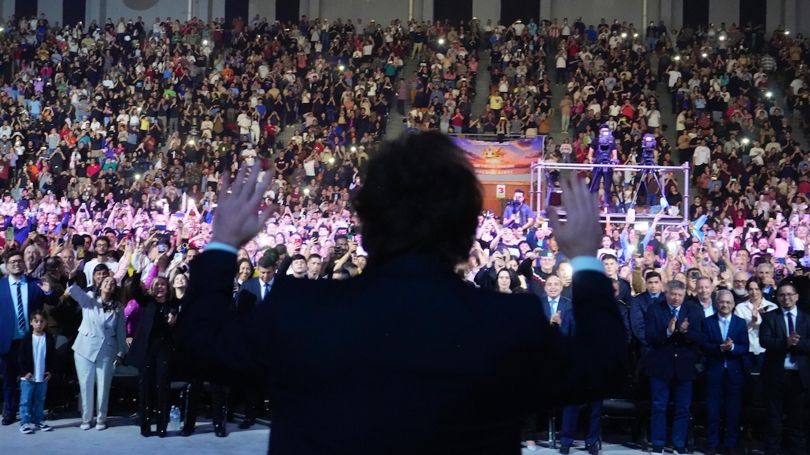 La participación de Milei en una iglesia evangélica, un hecho histórico que levanta críticas entre evangélicos