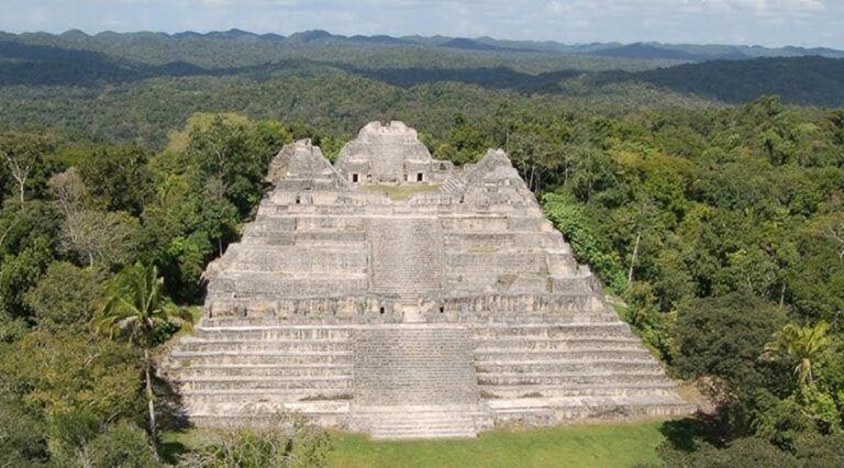  Un descubrimiento histórico sobre el primer rey de la ciudad Maya de Caracol, Belice