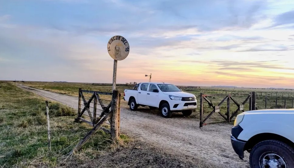Tragedia en Olavarría: encontraron tres personas muertas en un campo de la localidad de Espigas