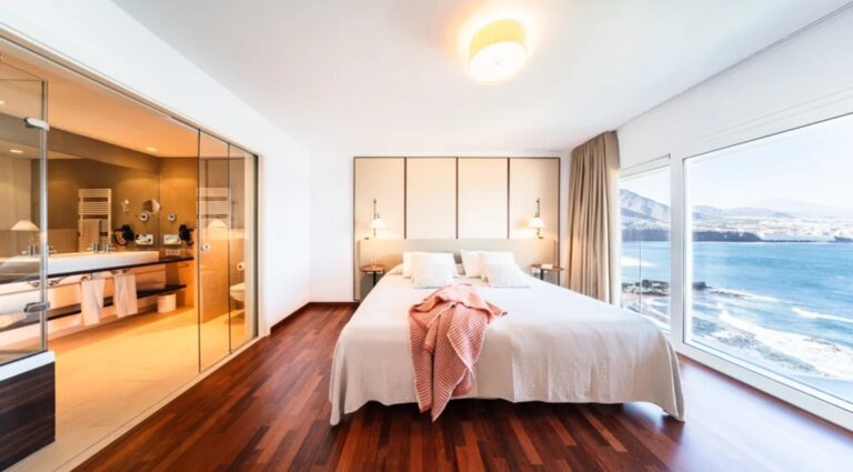 Un refugio frente al Atlántico: Hotel Océano celebra 50 años en Tenerife