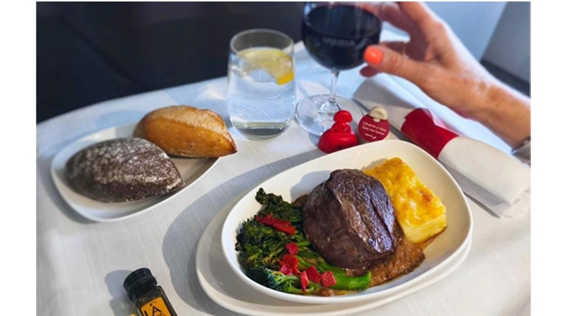 Iberia presenta sus nuevos menús de verano