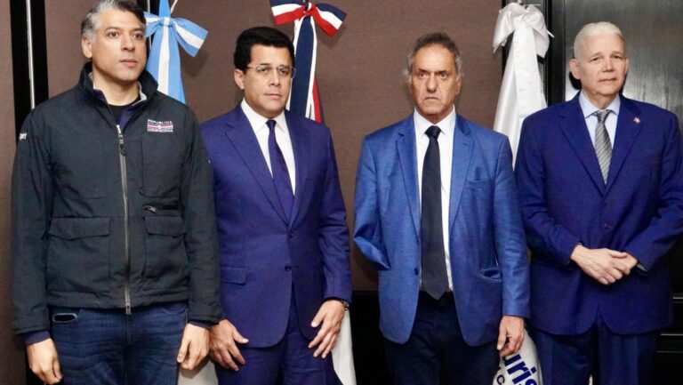 Turistas de China y República Dominicana podrán ingresar a la Argentina solo con visado estadounidense y sin costo alguno