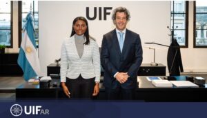 Encuentro del presidente de la Unidad de Investigación Financiera con la embajadora de Ecuador