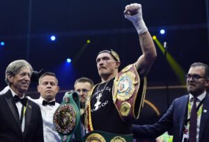 Usyk aplasta a Dubois y retoma la corona indiscutible del peso pesado.