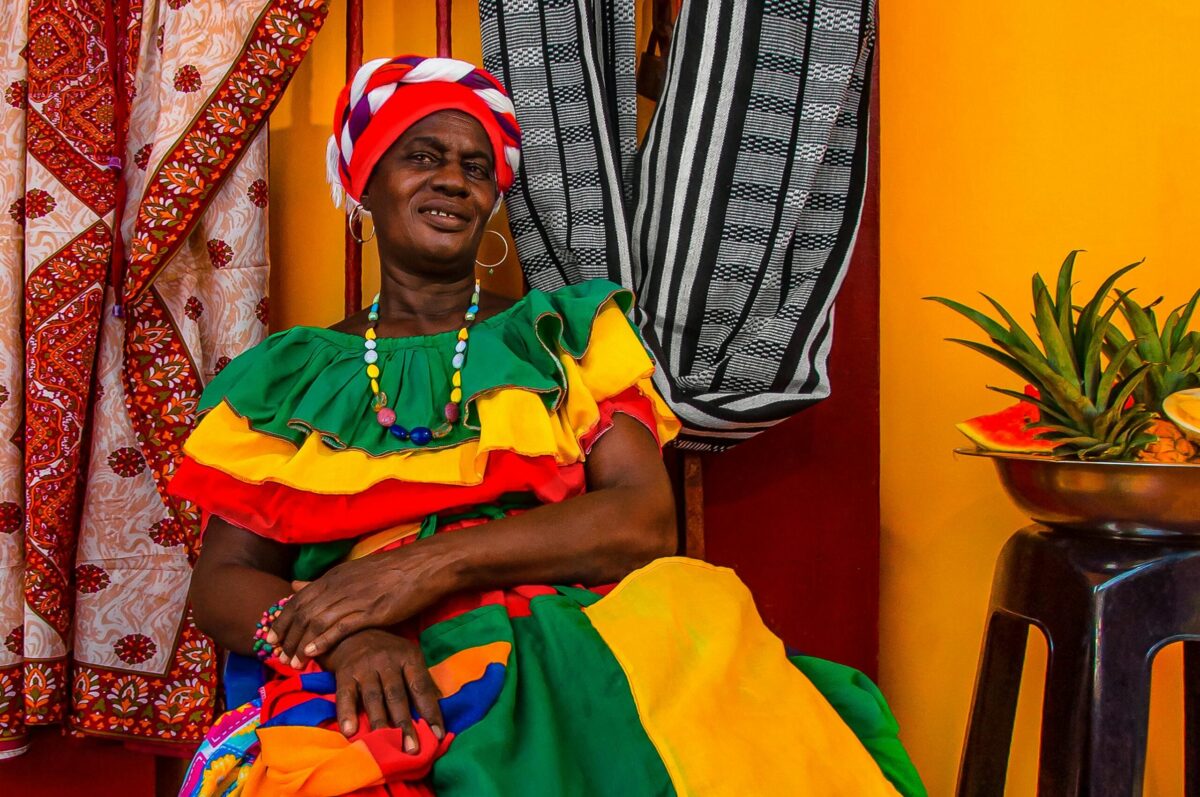 Colores del Caribe: Tradición y Arte en la Vestimenta Haitiana