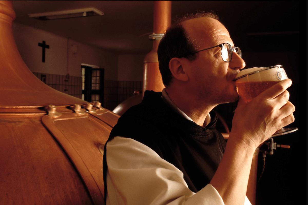 De la cerveza al champagne: las bebidas alcohólicas que nacieron en un convento