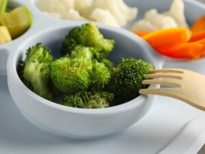 Brócoli para bebés y niños: cómo ofrecerlo, beneficios y recetas por edad