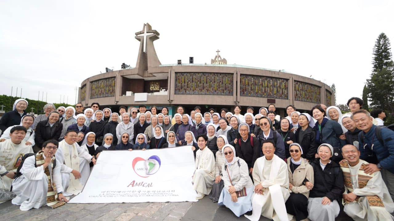“Encomendamos nuestra misión a la Virgen”: misioneros coreanos en la Basílica de Guadalupe