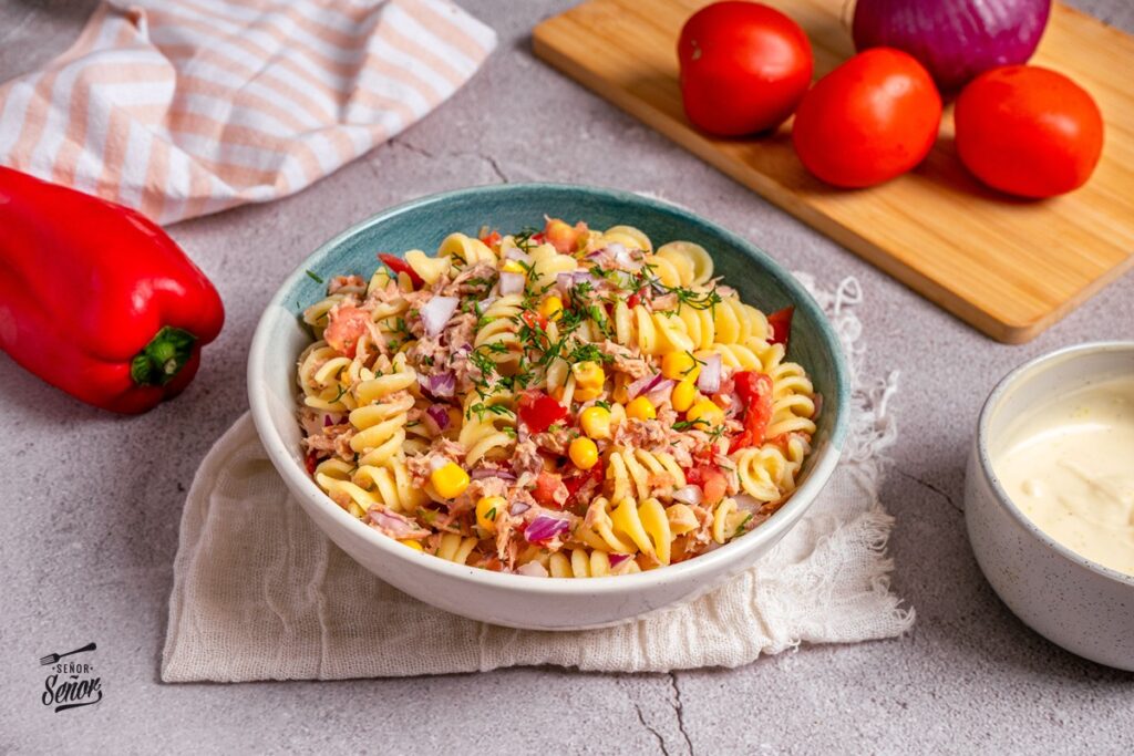 Ensalada de atún. Receta casera, sana y fácil