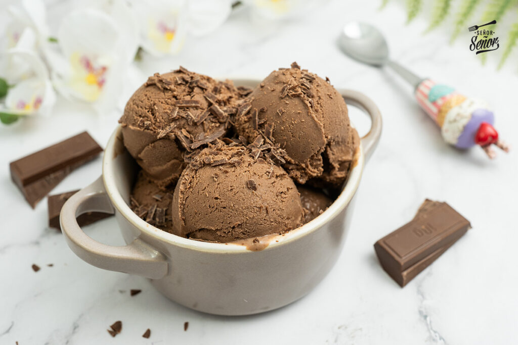 Helado de chocolate. Receta casera y fácil