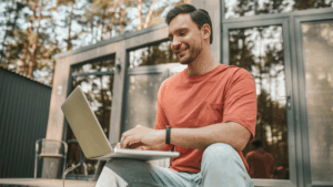 ¿Qué operador tiene la mejor tarifa de fibra barata para tu casa de verano en julio?