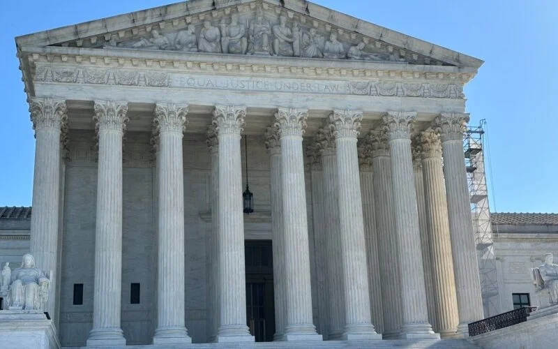 Corte Suprema de USA bloquea la polémica ley de Florida que criminaliza a indocumentados