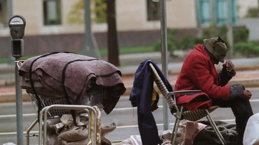 Donald Trump firmó decreto para desalojar de las calles a personas sin hogar