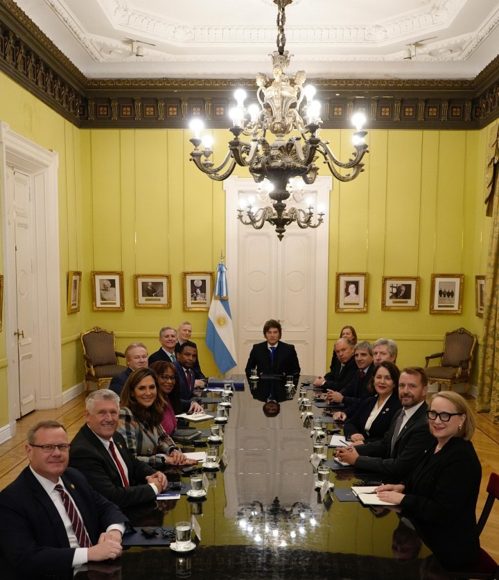 El Presidente Milei, acompañado por el Ministro Caputo, el Canciller Werthein y el Presidente del Banco Central, Santiago Bausili, se reunieron con legisladores estadounidenses