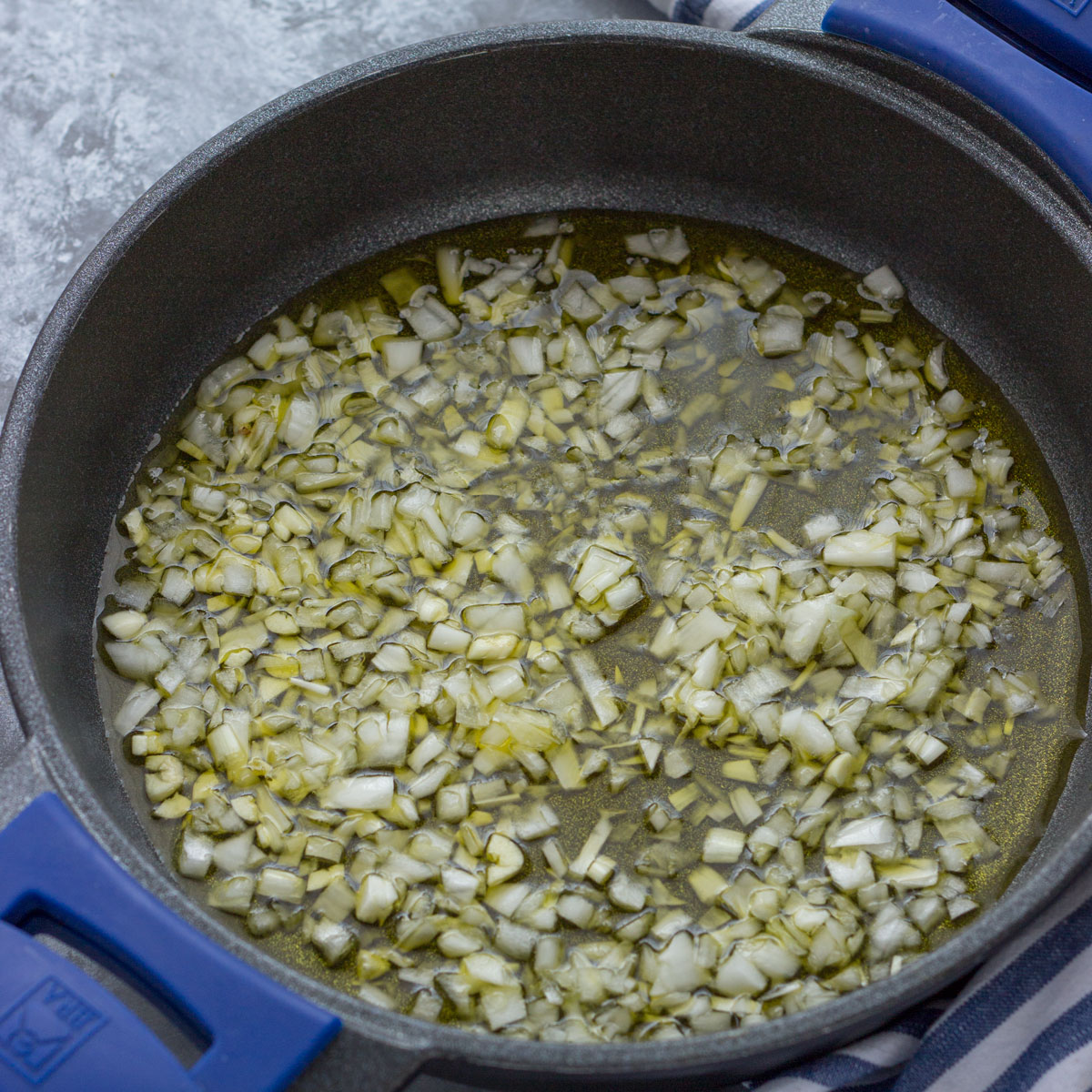 Pollo con nata y champiñones