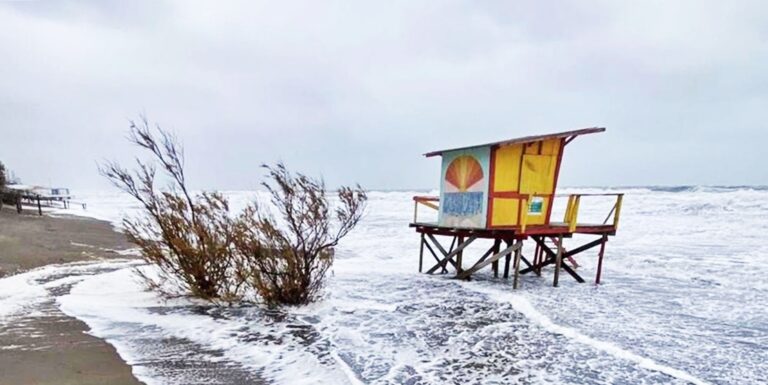Agosto llega con lluvias y fuertes vientos a la provincia de Buenos Aires: cuándo será la sudestada